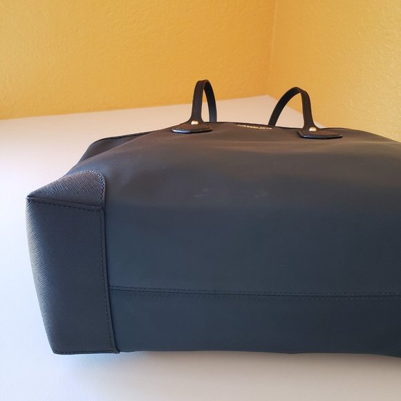 Michael Kors Eva Nylon Large Tote With Pouch in Navy Multi New Without Tag - Picture 5 of 16